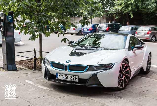 BMW i8