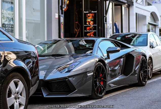 Lamborghini Aventador LP700-4