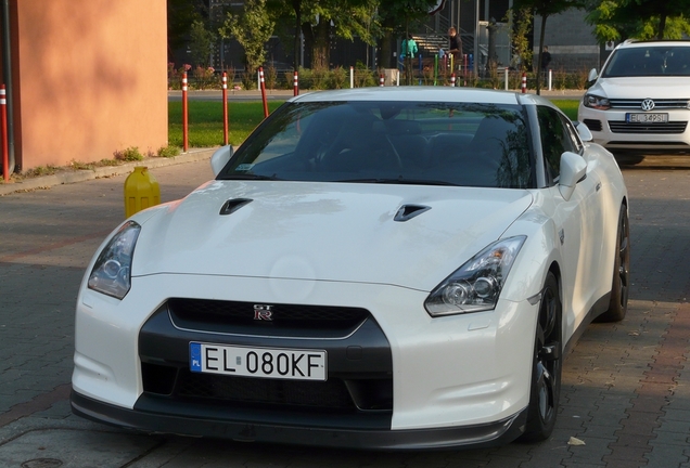 Nissan GT-R