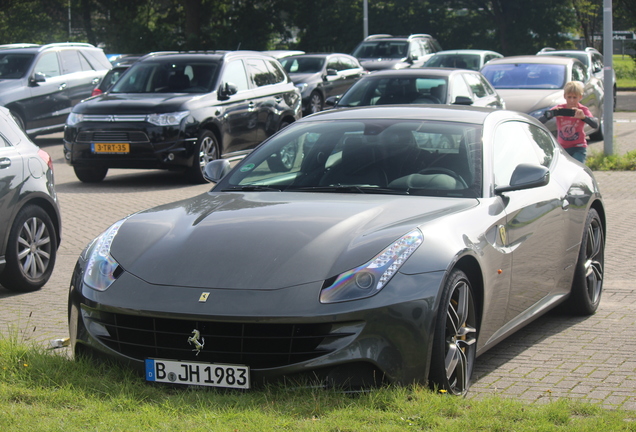 Ferrari FF