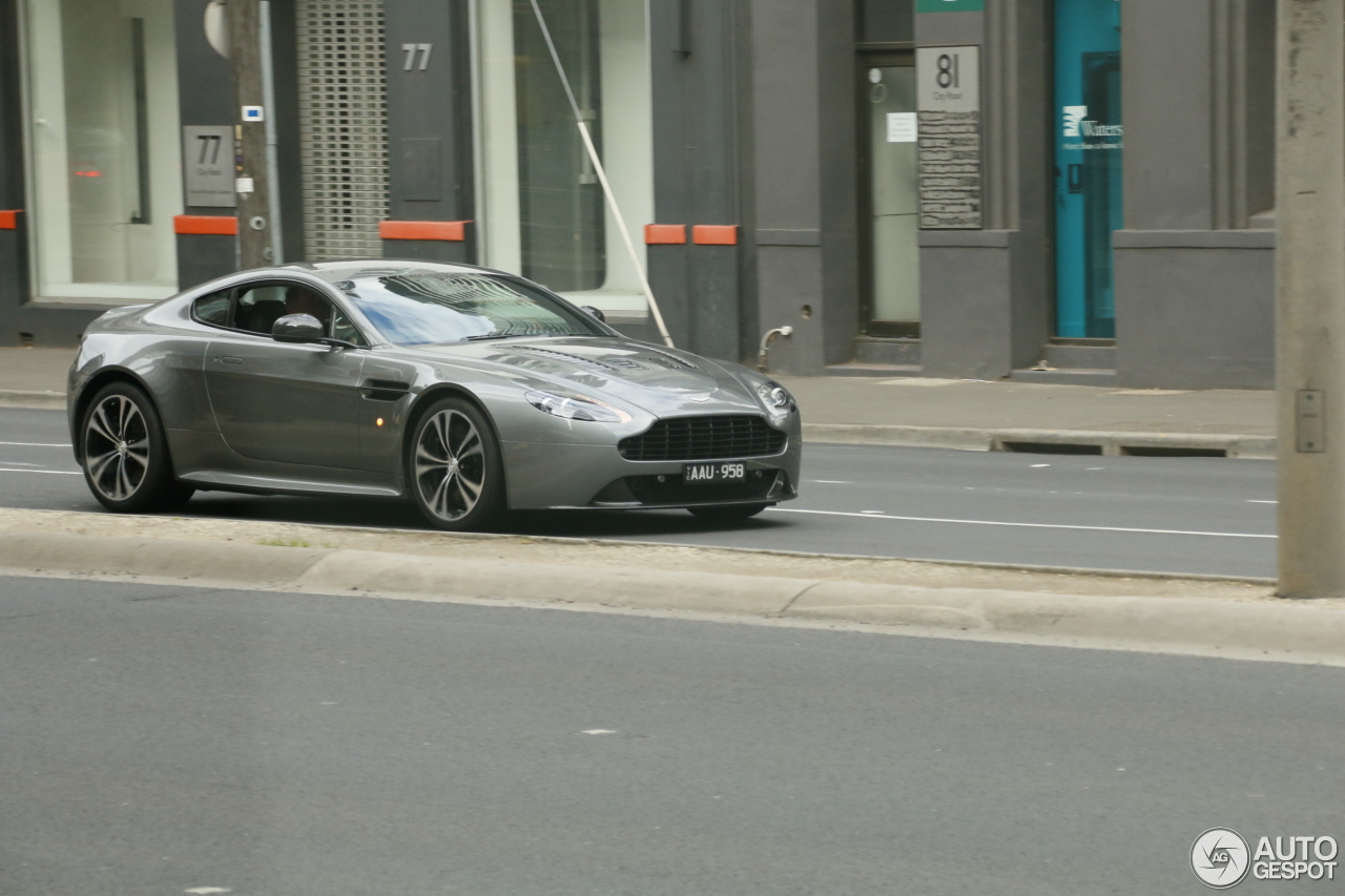 Aston Martin V12 Vantage