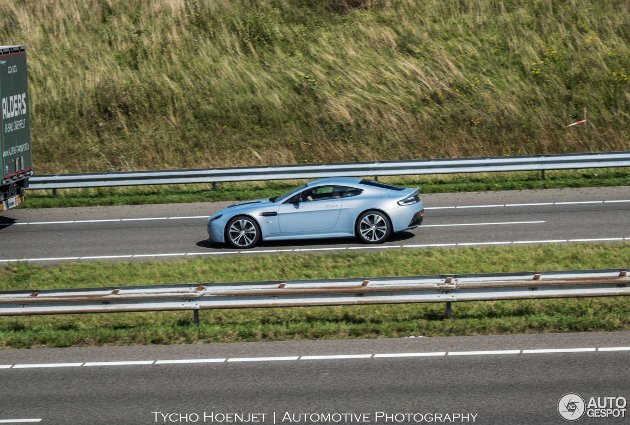 Aston Martin V12 Vantage S