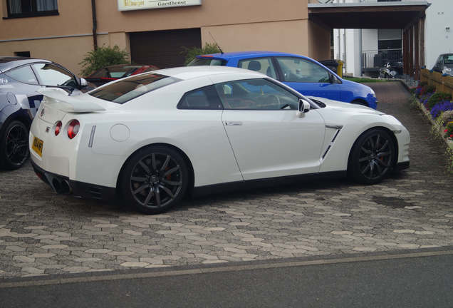 Nissan GT-R 2011