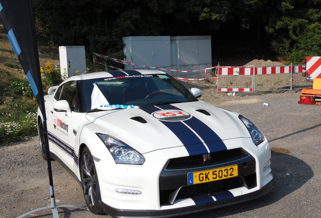 Nissan GT-R 2011