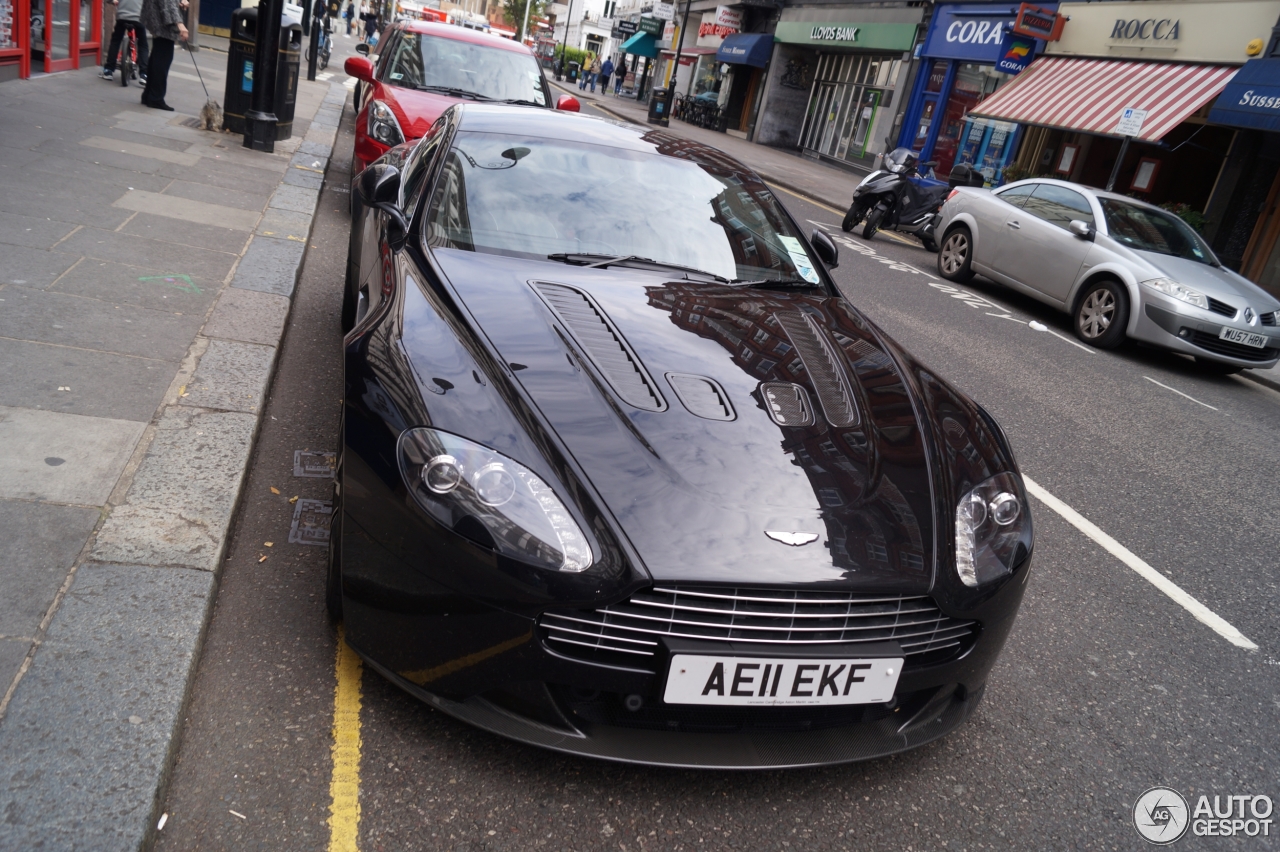 Aston Martin V12 Vantage