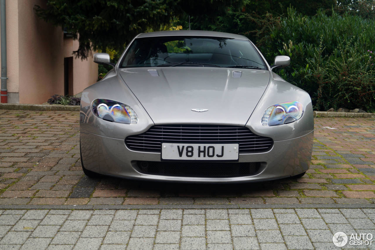 Aston Martin V8 Vantage