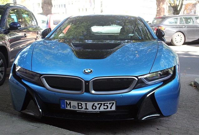 BMW i8