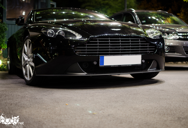 Aston Martin V8 Vantage 2012