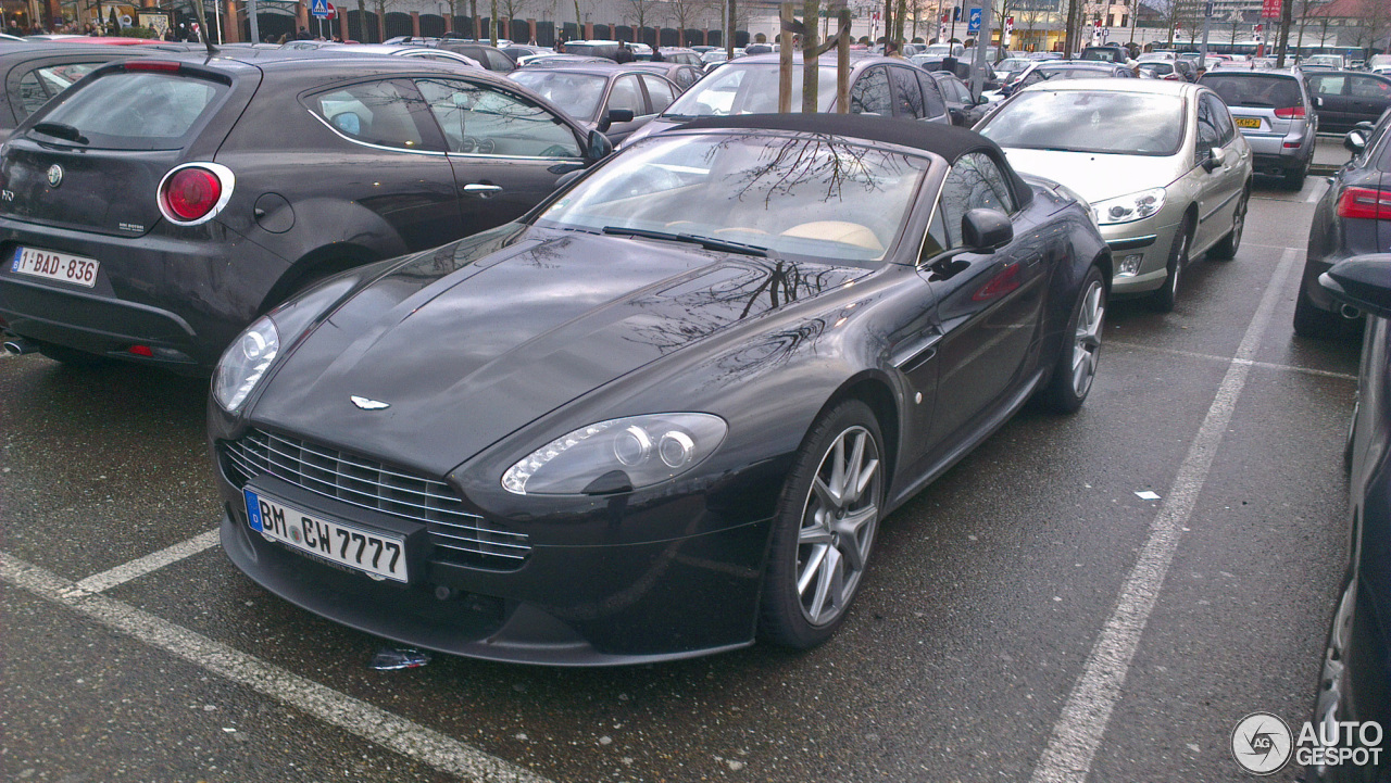 Aston Martin V8 Vantage Roadster 2012