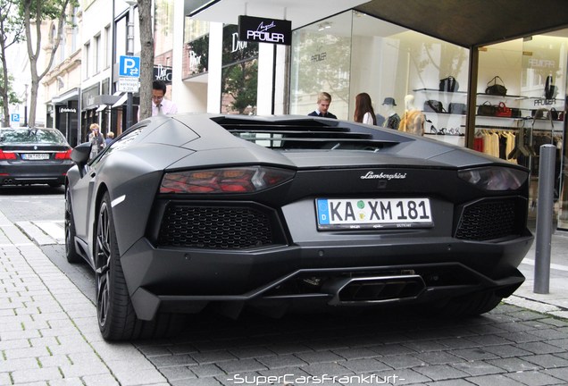 Lamborghini Aventador LP700-4