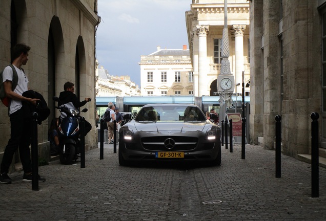 Mercedes-Benz SLS AMG