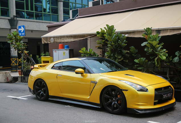 Nissan GT-R