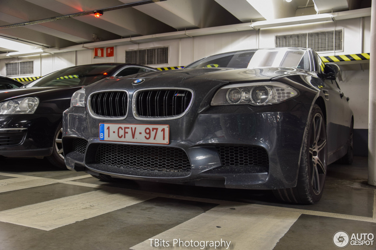 BMW M5 F10 2011