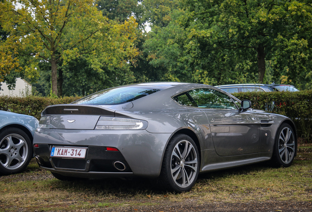 Aston Martin V12 Vantage