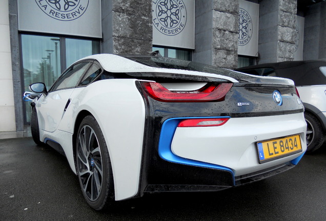 BMW i8