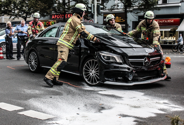 Mercedes-Benz CLA 45 AMG C117