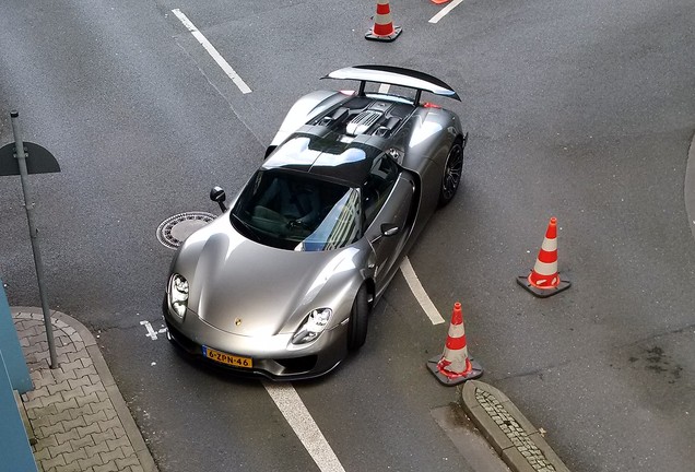 Porsche 918 Spyder Weissach Package