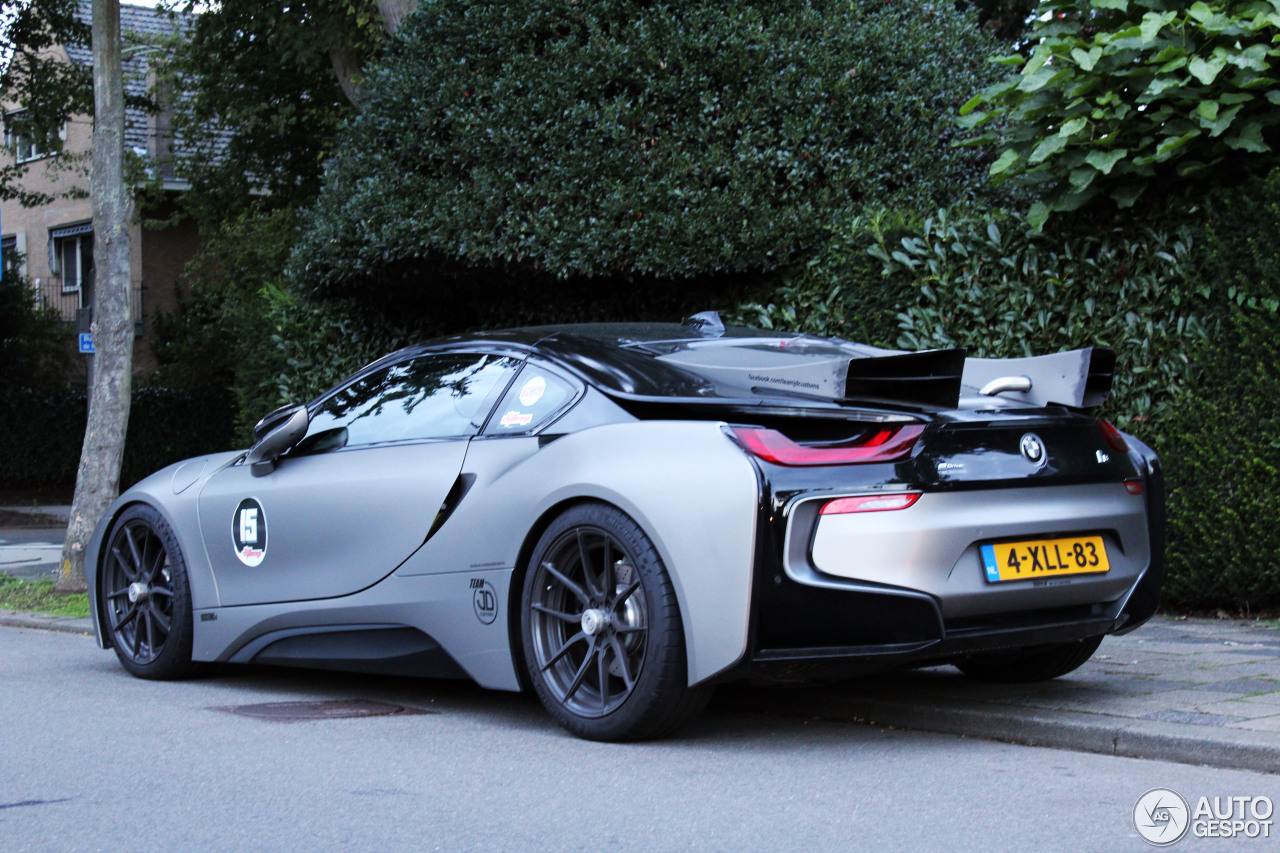 BMW i8