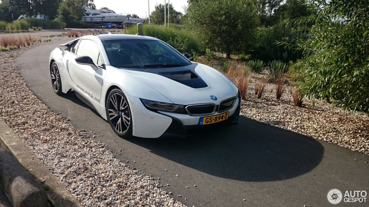 BMW i8