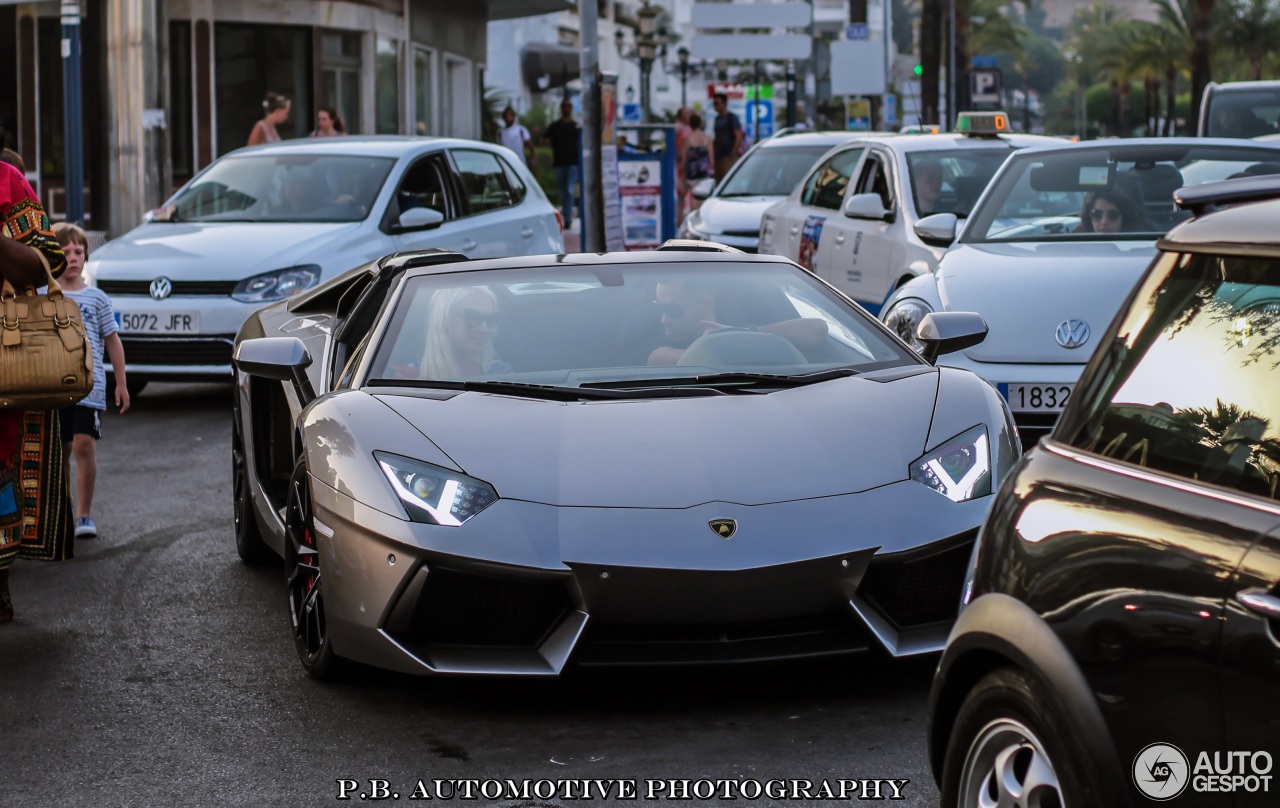 Lamborghini Aventador LP700-4 Roadster