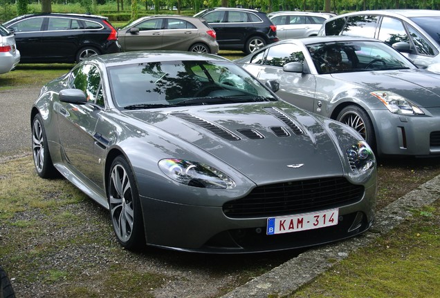 Aston Martin V12 Vantage