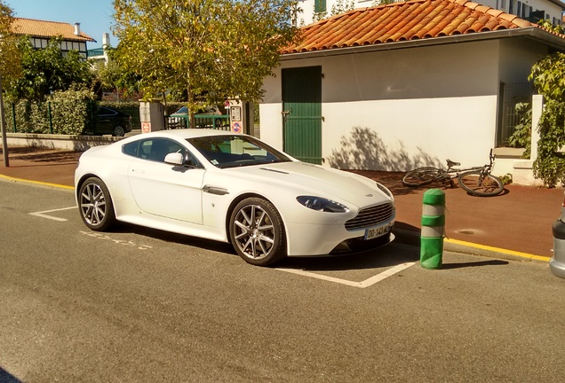 Aston Martin V8 Vantage S