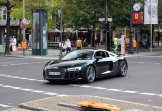 Audi R8 V10 Plus 2015