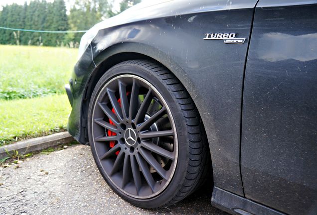 Mercedes-Benz CLA 45 AMG Shooting Brake