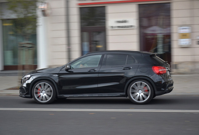 Mercedes-Benz GLA 45 AMG X156