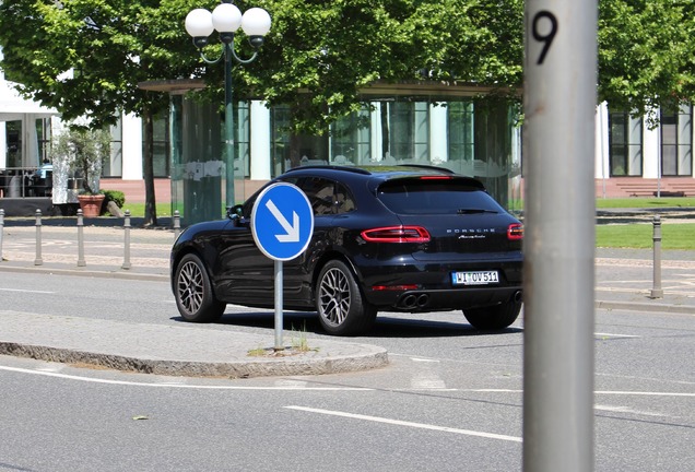 Porsche 95B Macan Turbo