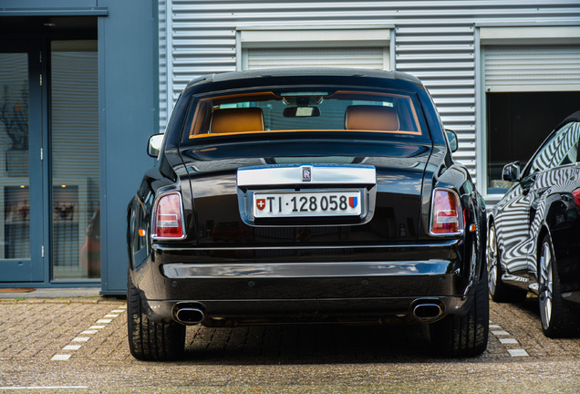 Rolls-Royce Phantom Spirit of Ecstasy Centenary Edition