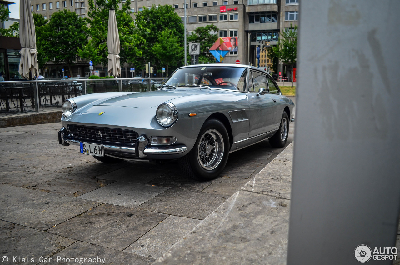 Ferrari 330 GT 2+2 Series II