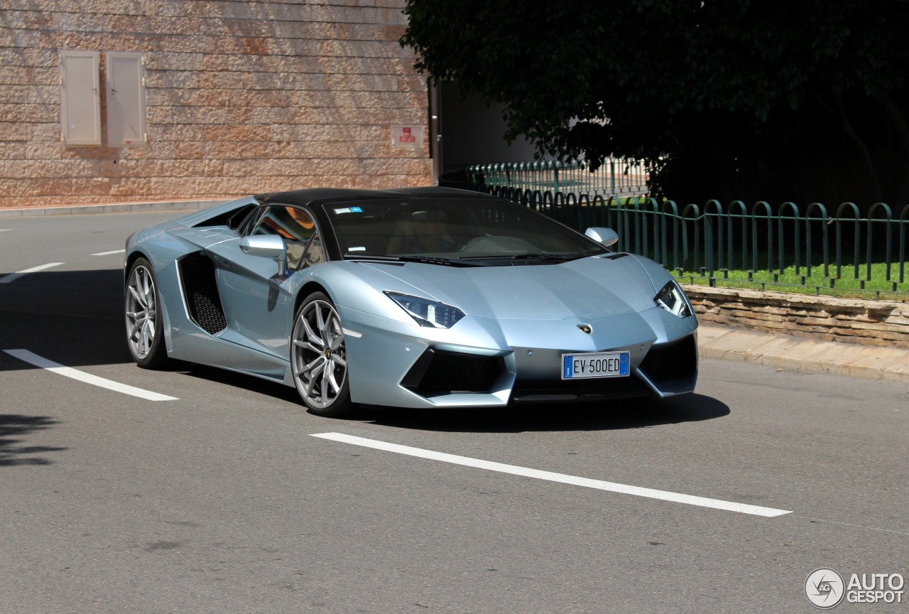 Lamborghini Aventador LP700-4 Roadster