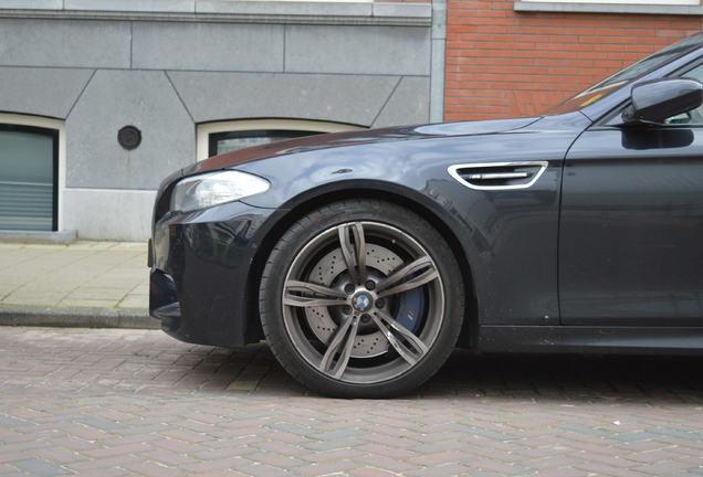 BMW M5 F10 2011