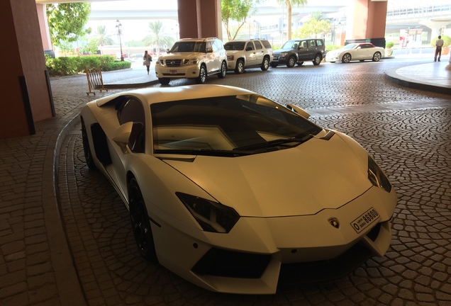 Lamborghini Aventador LP700-4