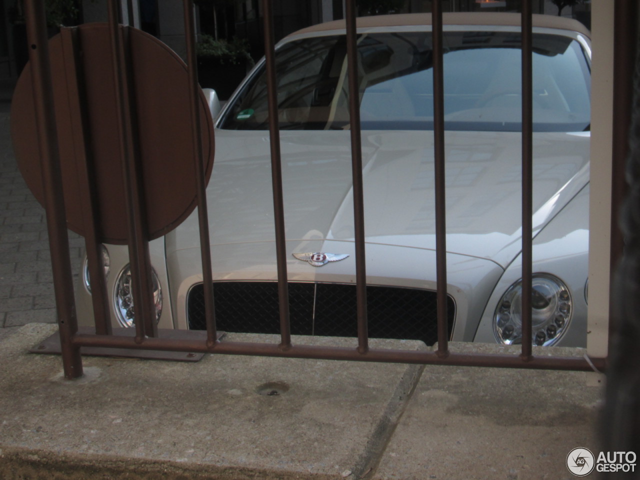 Bentley Continental GTC V8