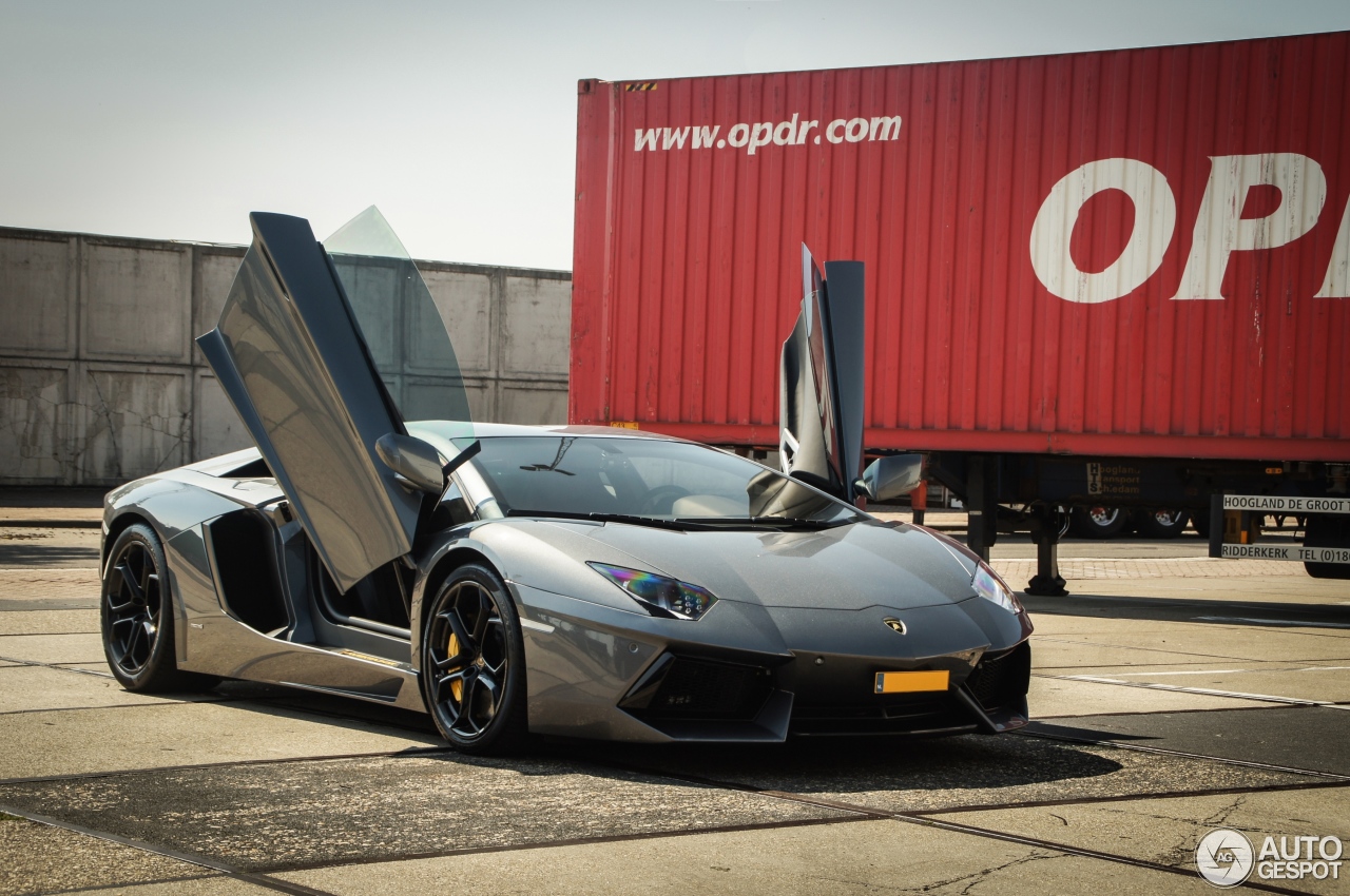 Lamborghini Aventador LP700-4