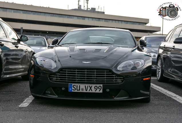 Aston Martin V12 Vantage