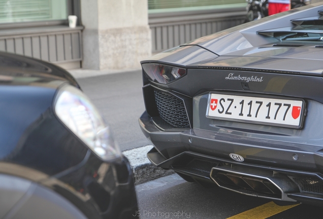 Lamborghini Aventador LP700-4