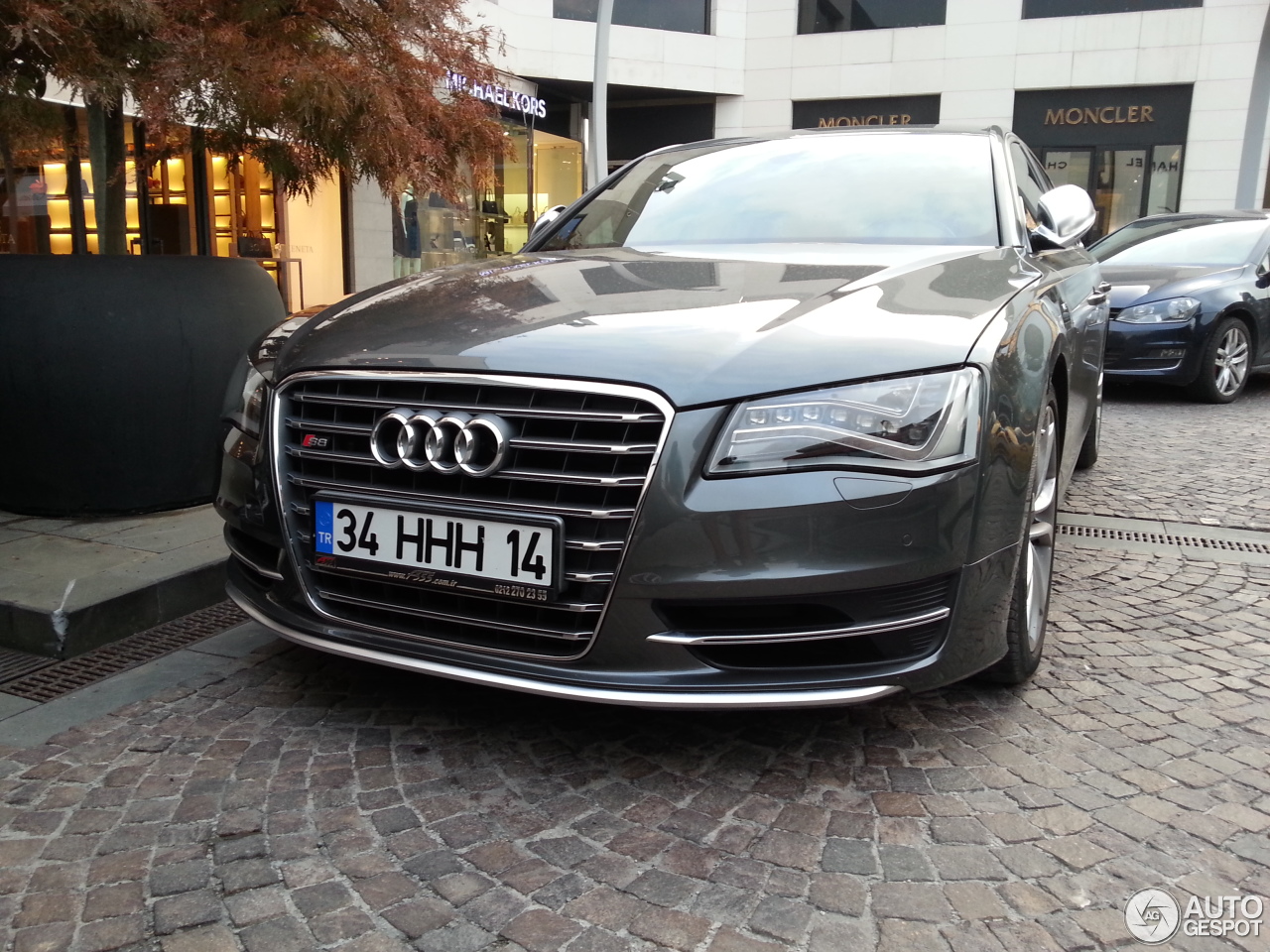 Audi S8 D4