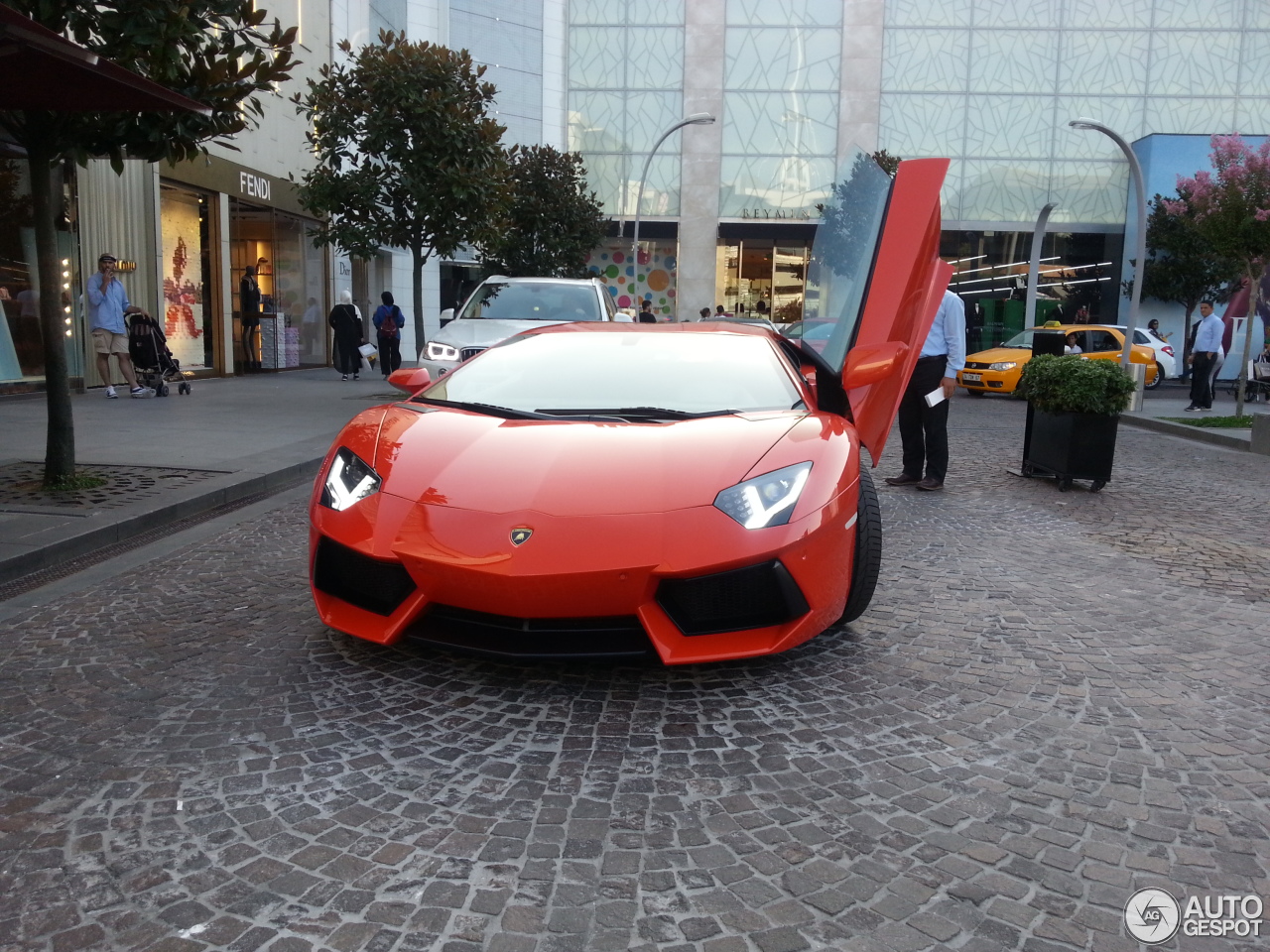 Lamborghini Aventador LP700-4