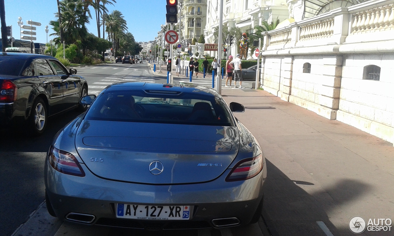 Mercedes-Benz SLS AMG