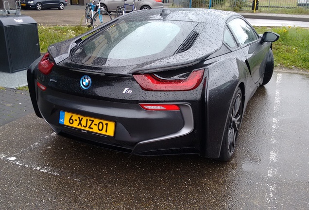 BMW i8