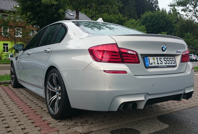 BMW M5 F10 2011