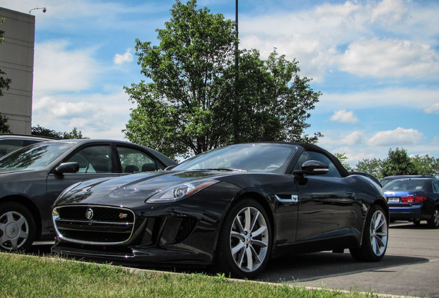 Jaguar F-TYPE S Convertible