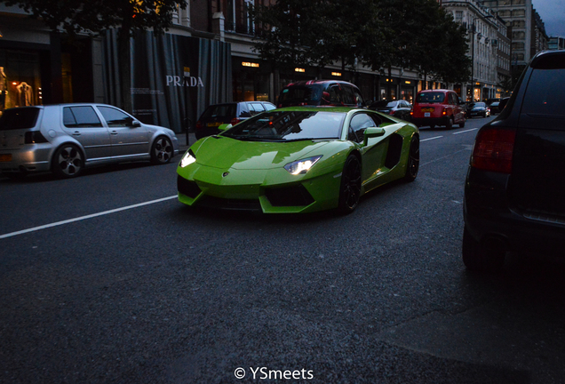 Lamborghini Aventador LP700-4