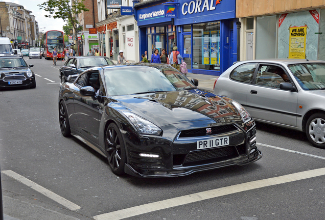 Nissan GT-R 2011 Petersen Racing