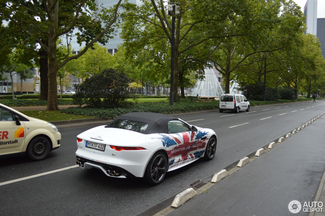 Jaguar F-TYPE R Convertible