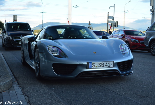 Porsche 918 Spyder Weissach Package