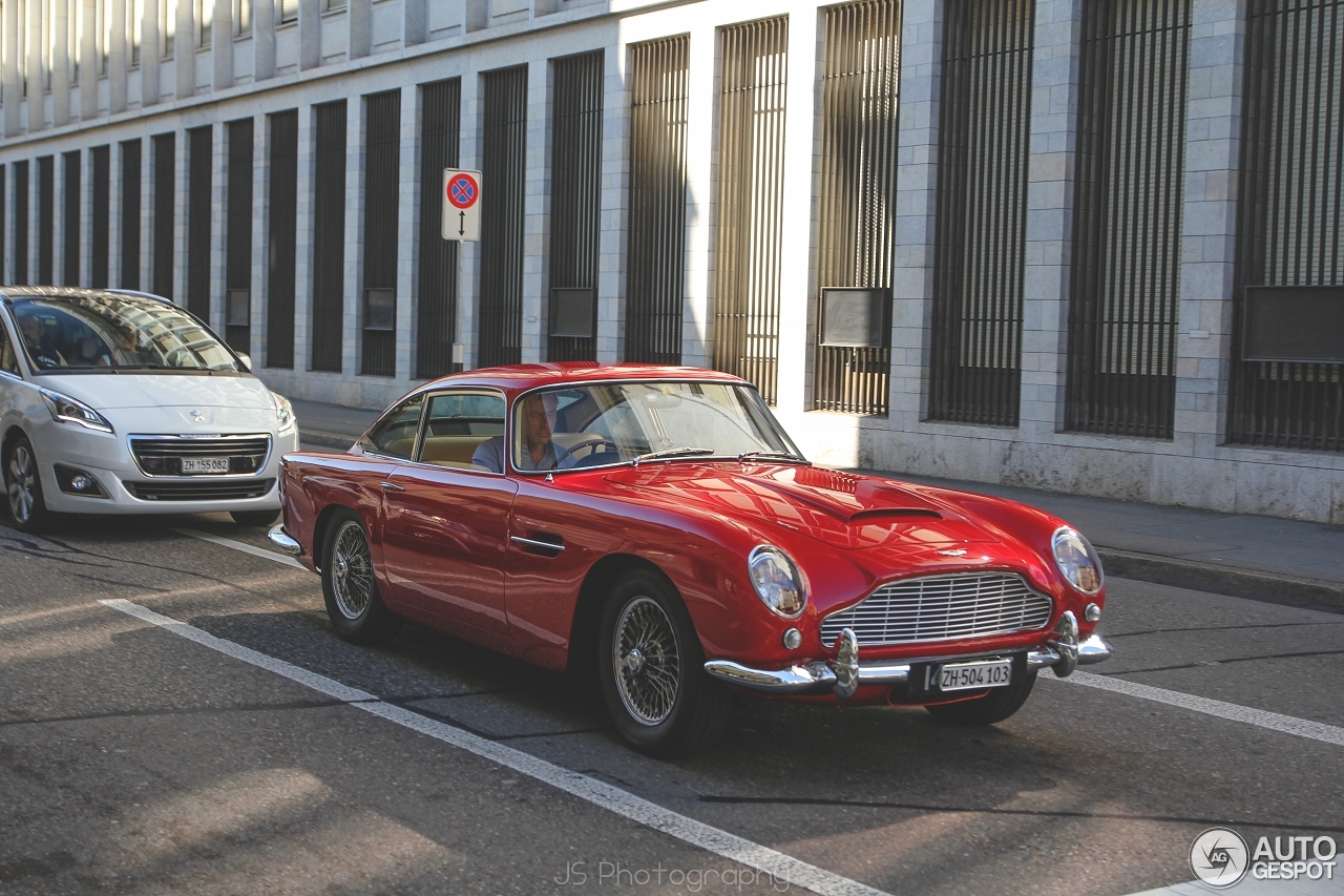 Aston Martin DB4 Series V